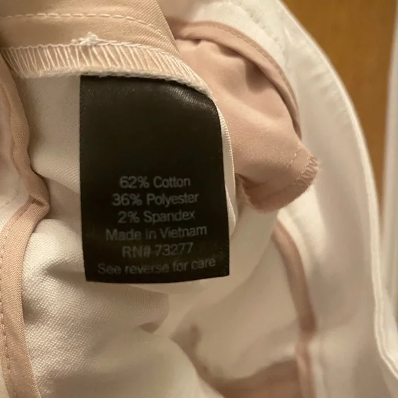 NWOT Vera Wang White Capri Pant Size 20W - Picture 4 of 4